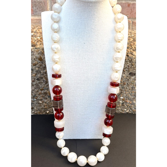 Vintage Joan Rivers Acrylic Lucite Strand Necklace White Red Chunky Gold Tone - Picture 2 of 10